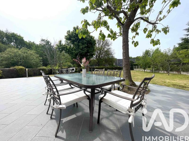 Maison - 180 m² - 8 pièces