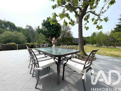 Maison - 180 m² - 8 pièces