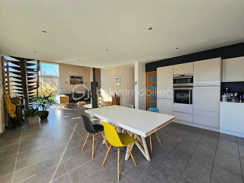 Maison - 182 m² - 4 pièces