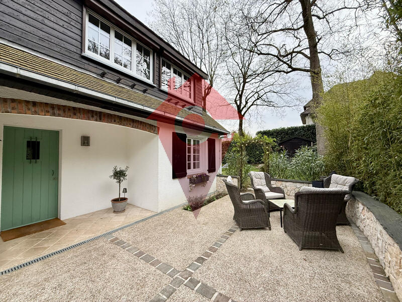 Maison - 190 m² - 9 pièces