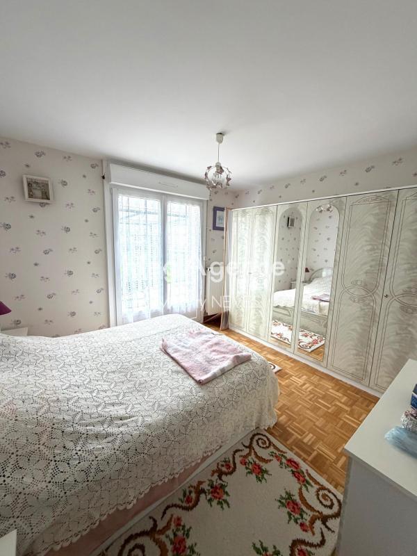 Maison - 122 m² - 8 pièces