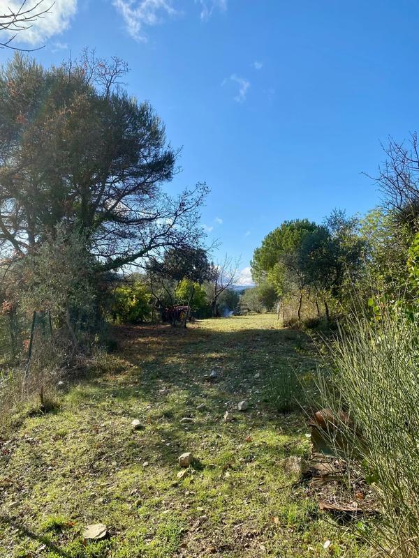 Terrain inconstructible - 2 400 m²