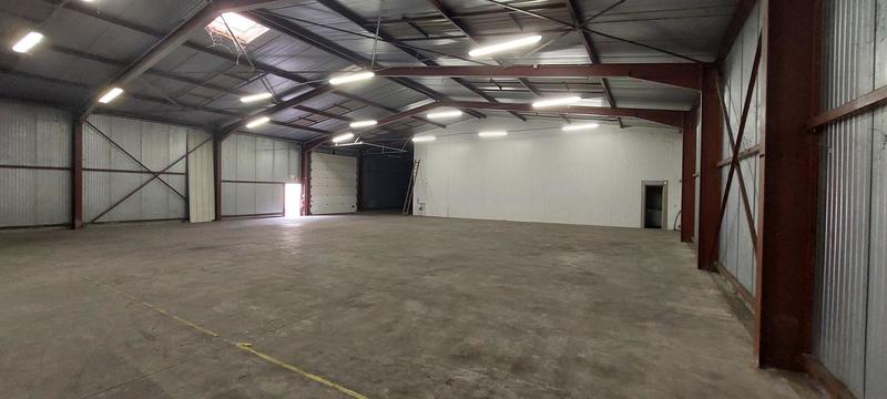 Local commercial - 400 m² - 1 pièce