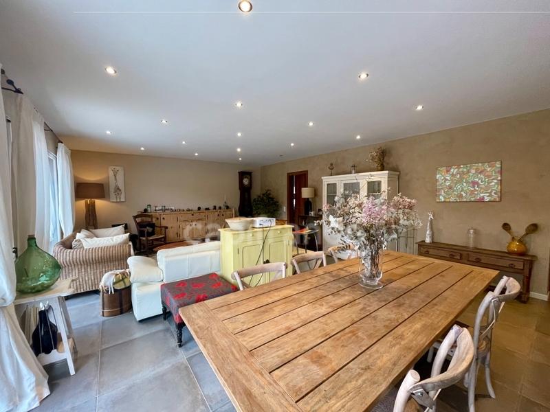 Maison - 308 m² - 10 pièces