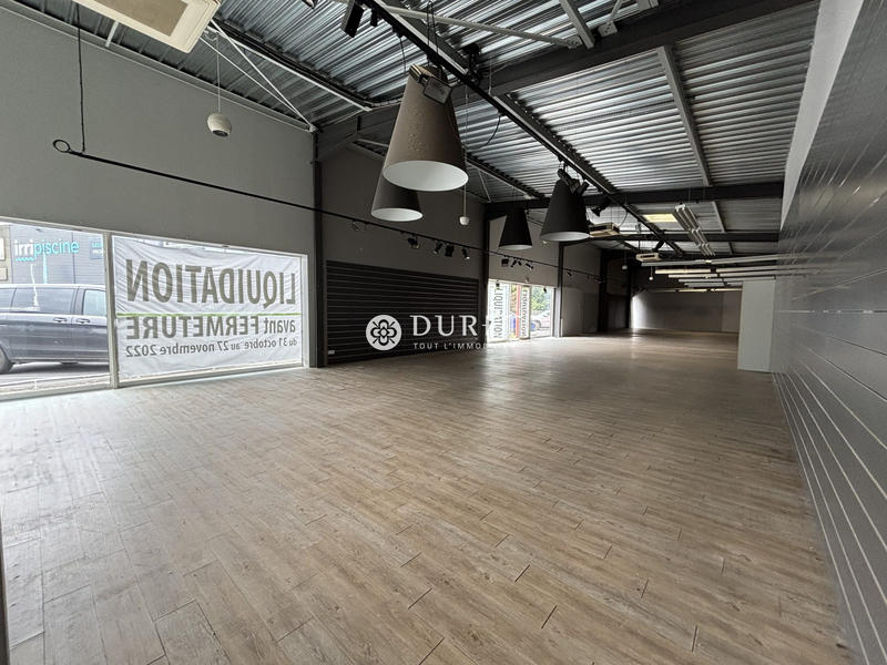 Local commercial - 415 m²