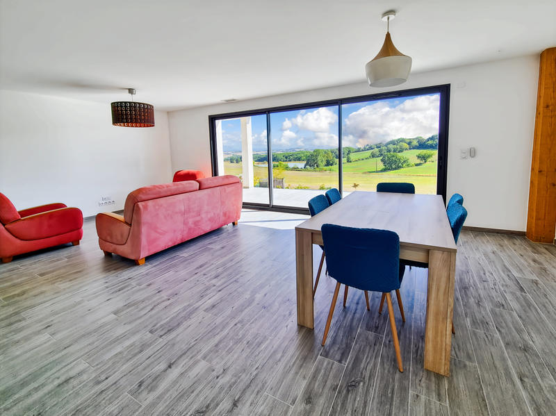 Maison - 105 m² - 4 pièces