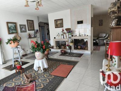 Maison - 250 m² - 8 pièces