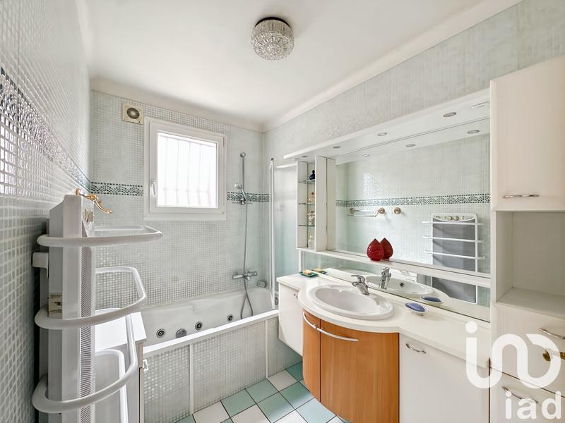 Maison - 180 m² - 8 pièces