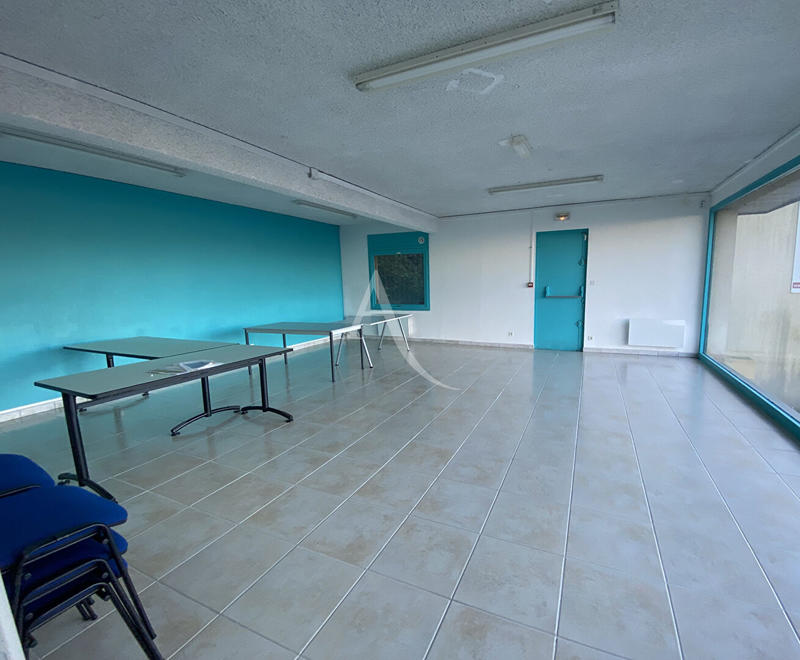 Local commercial - 186 m² - 3 pièces