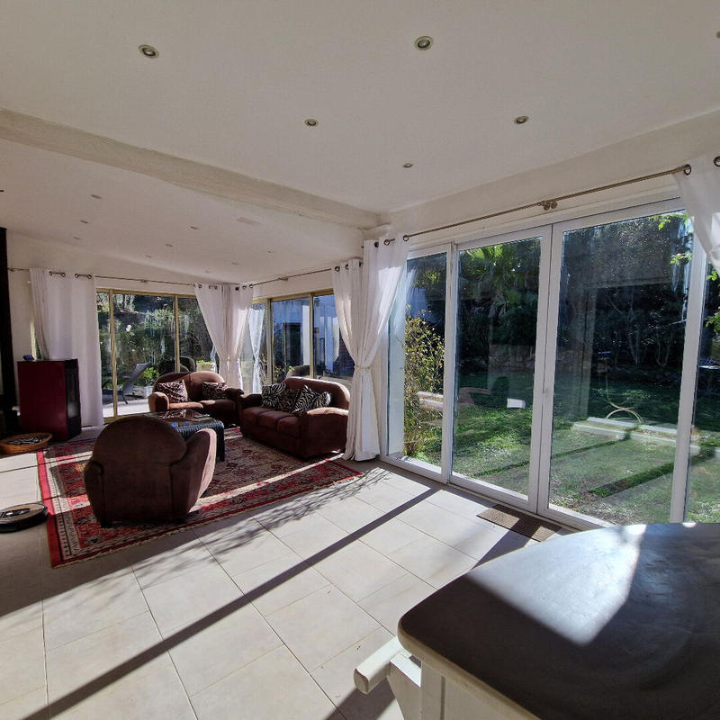 Maison - 205 m² - 8 pièces