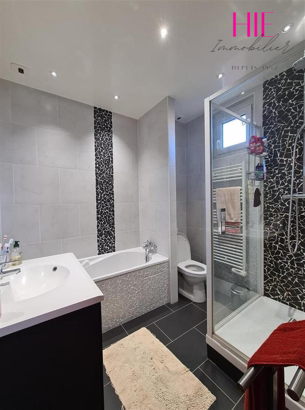 Maison - 100 m² - 6 pièces