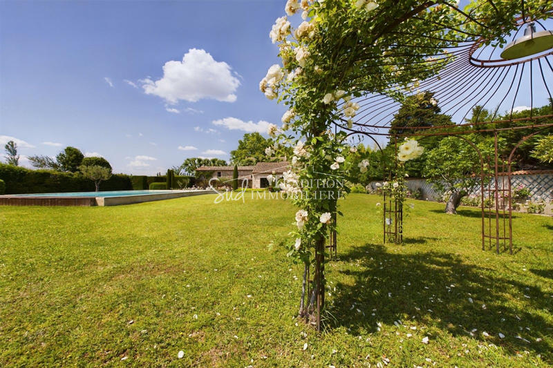 Maison - 400 m² - 9 pièces