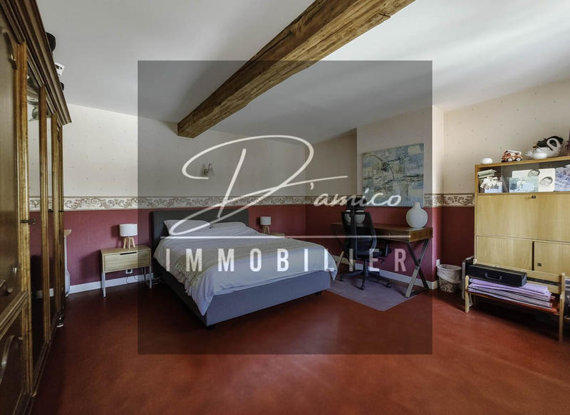 Maison - 166 m² - 7 pièces