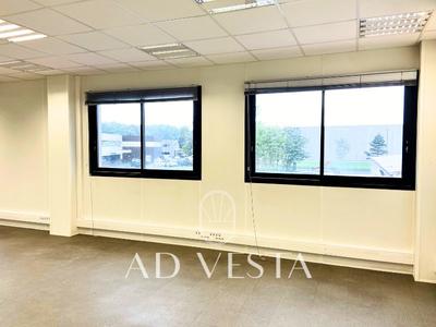 Bureau - 146 m²