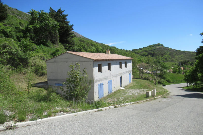 Maison - 235 m² - 5 pièces