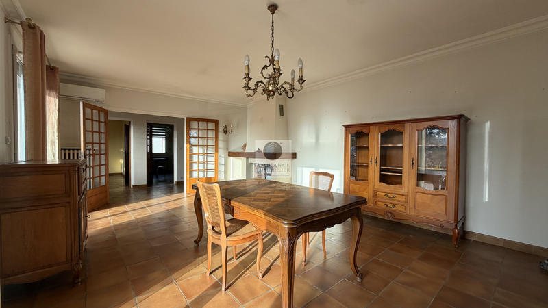 Maison - 159 m² - 7 pièces