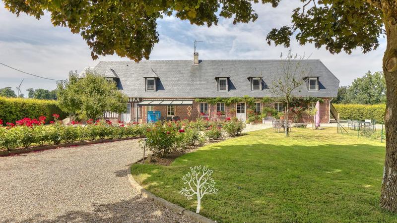 Maison - 250 m² - 9 pièces