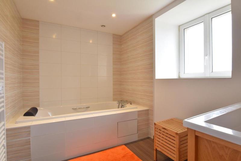 Maison - 220 m² - 6 pièces