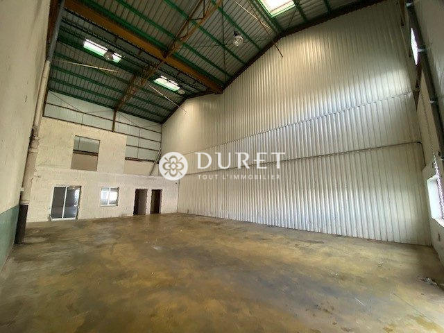 Local d'activités - 595 m²