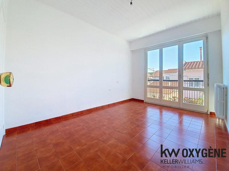 Maison - 223 m² - 9 pièces