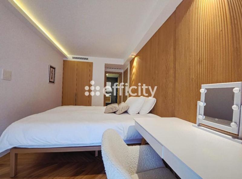 Appartement - 140 m² - 5 pièces