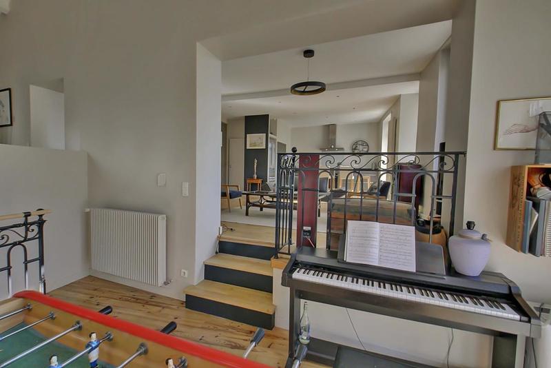 Maison - 239 m² - 7 pièces