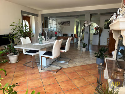 Maison - 195 m² - 7 pièces