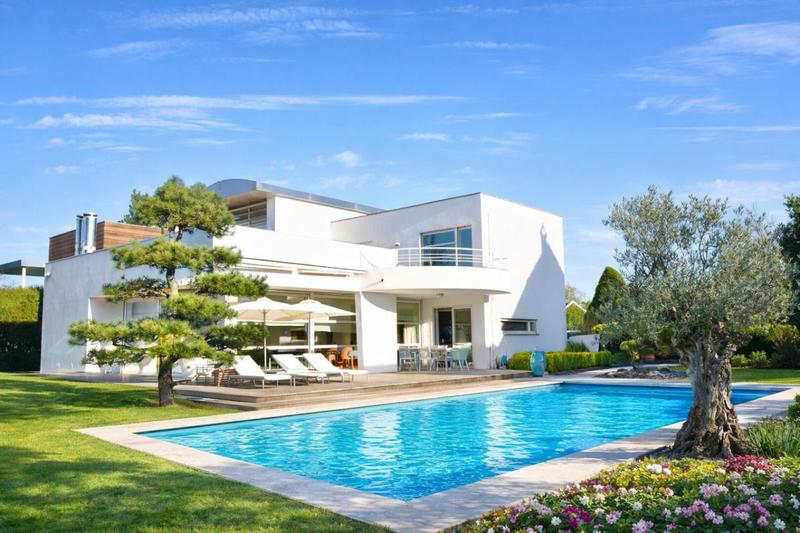 Villa - 300 m² - 6 pièces