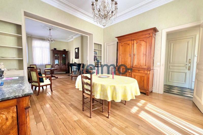 Maison de ville - 263 m² - 9 pièces