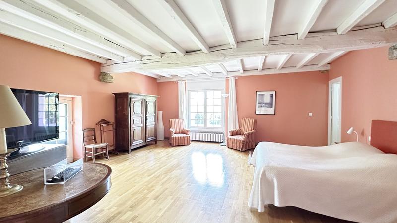 Maison - 450 m² - 12 pièces