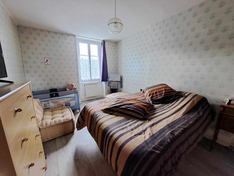 Maison - 208 m² - 8 pièces