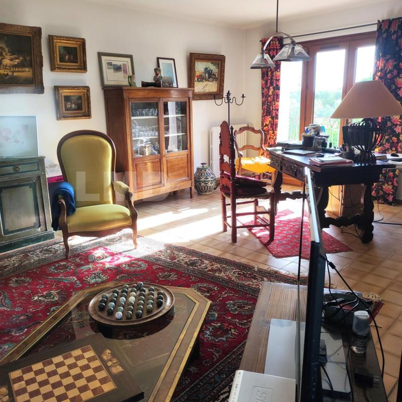 Propriété - 308 m² - 12 pièces