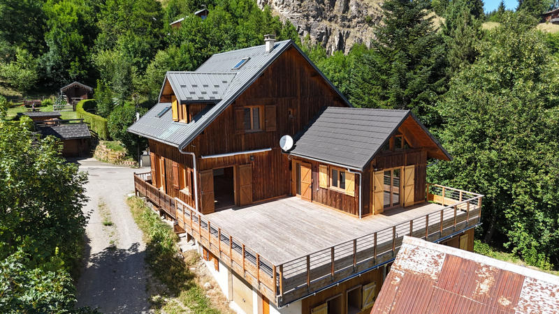 Châlet - 329 m² - 13 pièces