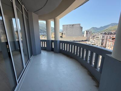 Appartement bourgeois - 107 m² - 4 pièces