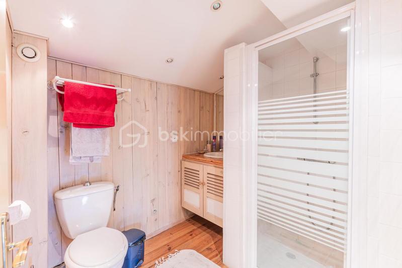 Maison - 218 m² - 6 pièces