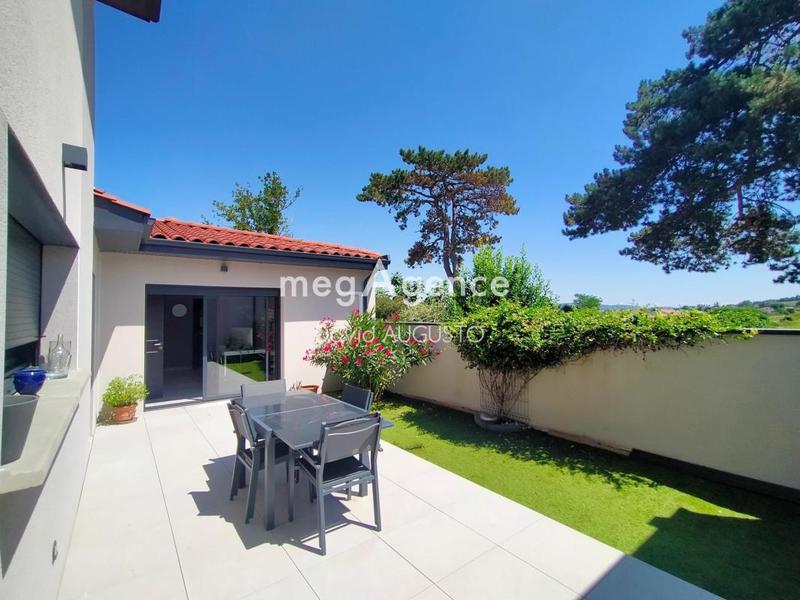 Maison - 193 m² - 6 pièces