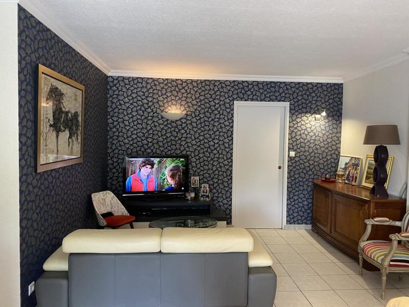 Maison - 275 m² - 12 pièces