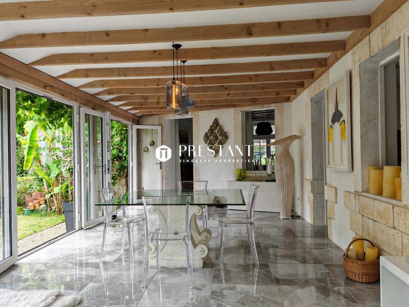 Demeure - 524 m² - 13 pièces