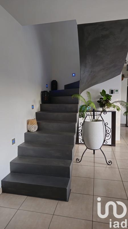 Maison - 176 m² - 7 pièces