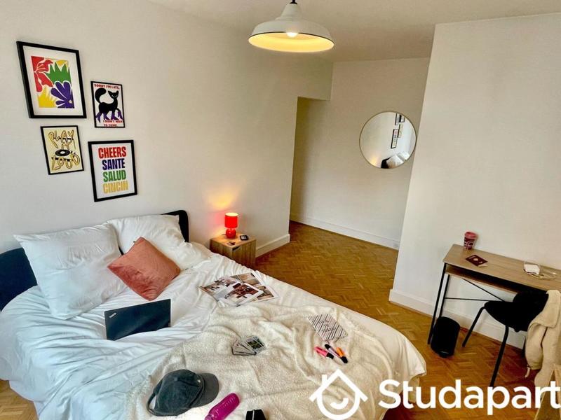 Chambre - 12 m² - 1 pièce