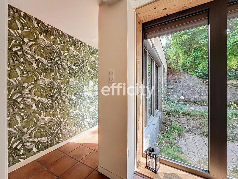 Maison - 243 m² - 5 pièces