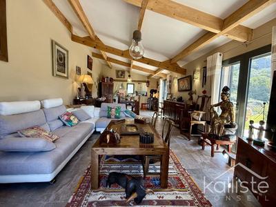 Maison - 194 m² - 7 pièces