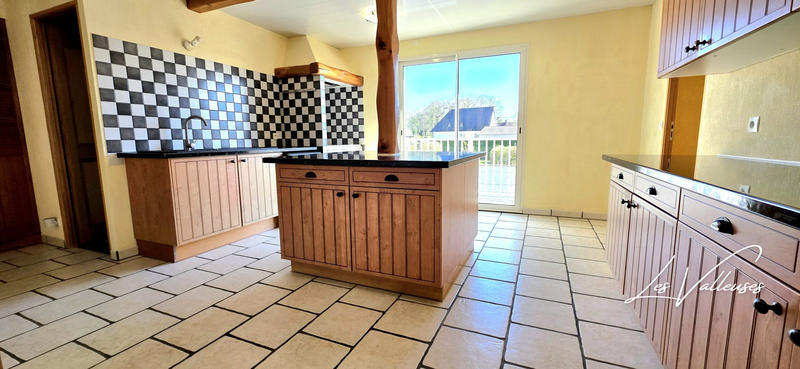 Maison - 254 m² - 5 pièces