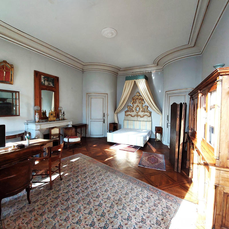 Appartement - 181 m² - 5 pièces