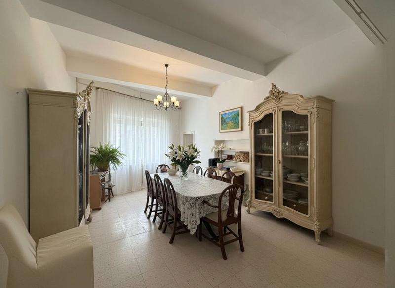 Demeure - 455 m² - 12 pièces