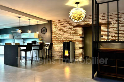 Maison - 329 m² - 10 pièces