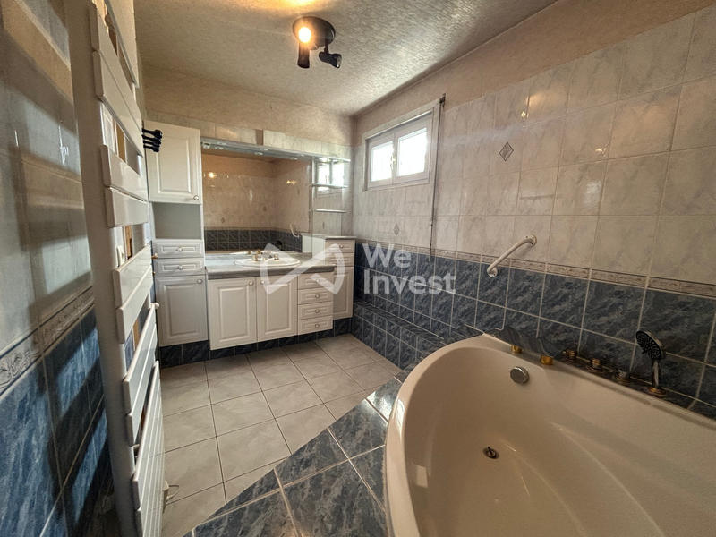 Maison traditionnelle - 140 m² - 7 pièces