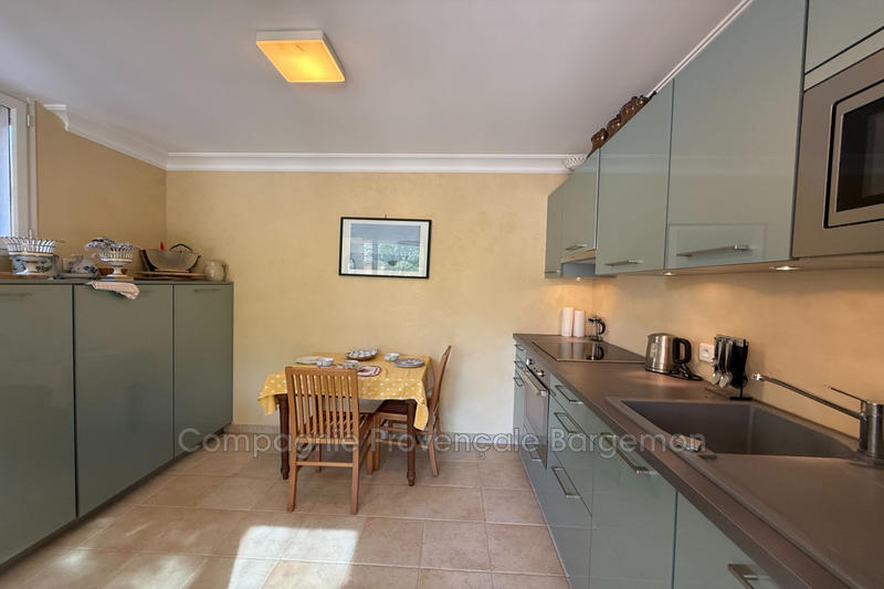 Maison - 260 m² - 9 pièces