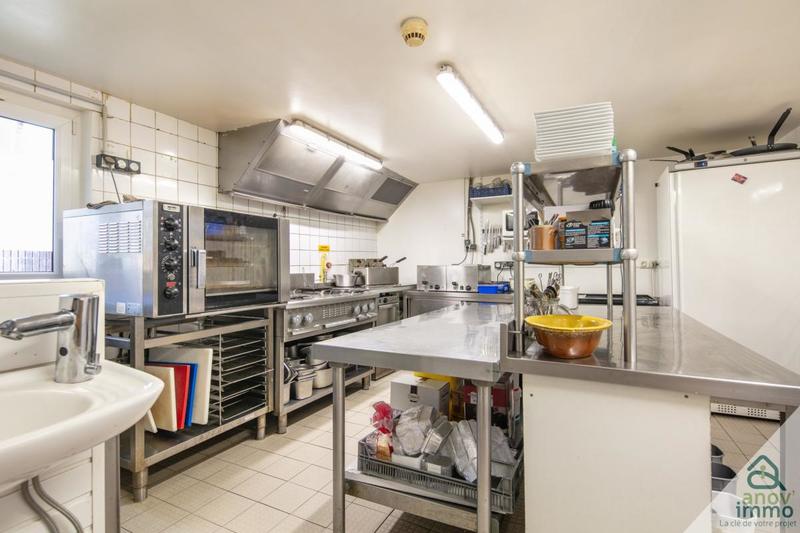 Fonds de commerce - Local commercial - 384 m²