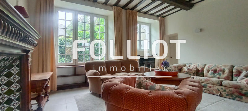 Maison - 250 m² - 8 pièces